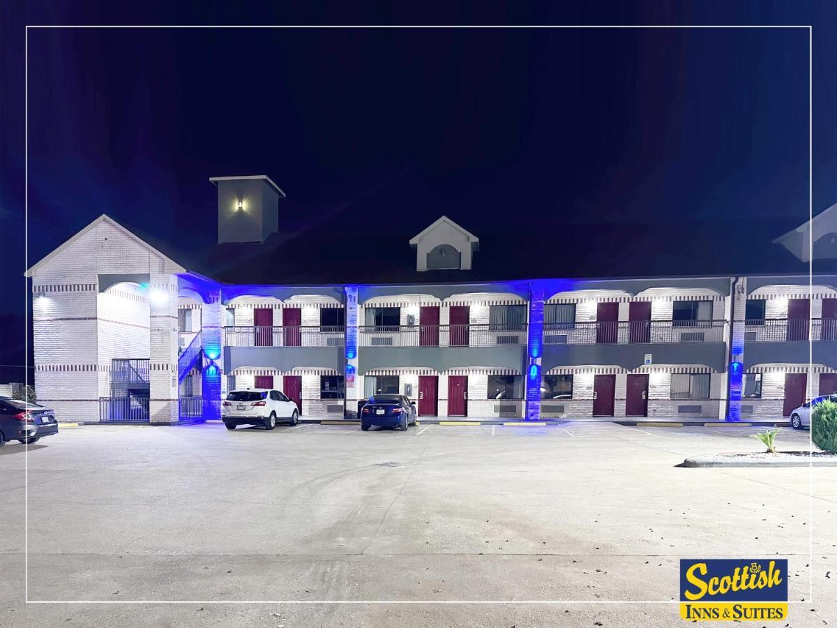Scottish Inn & Suites Sam Houston Parkway Exterior foto